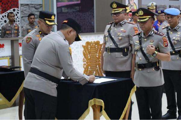 Sertijab 2 PJU dan 5 Kapolres di Polda Aceh, Ini Nama-namanya Sertijab 2 PJU dan 5 Kapolres di Polda Aceh, Ini Nama-namanya