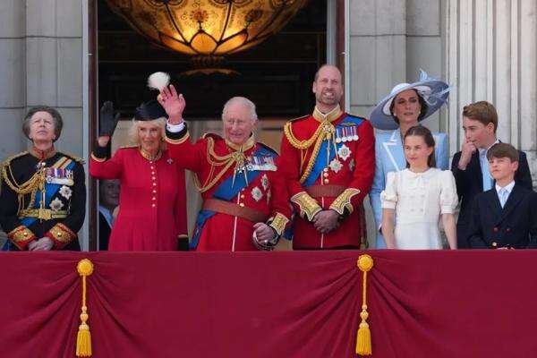 Momen Lucu Pangeran George Tahan Bersin di Trooping the Colour 2026, Ini Reaksi Kate Middleton! Momen Lucu Pangeran George Tahan Bersin di Trooping the Colour 2026, Ini Reaksi Kate Middleton!