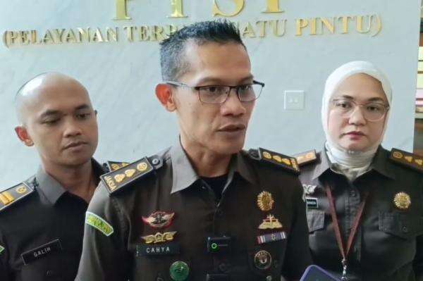 Berkas Taufik Hidayat Tersangka Penyekapan YTR Dilimpahkan ke Kejati Jabar Berkas Taufik Hidayat Tersangka Penyekapan YTR Dilimpahkan ke Kejati Jabar