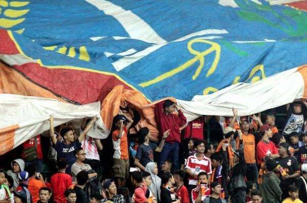 Persija Dilarang Bawa Suporter Tandang Enam Laga, Total Denda Rp90 Juta Persija Dilarang Bawa Suporter Tandang Enam Laga, Total Denda Rp90 Juta