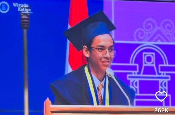 Kisah Haru Farhan, Anak Sopir Truk Lulus dari ITB dengan IPK 3,98 dan Dapat Beasiswa S2 ke Korea Kisah Haru Farhan, Anak Sopir Truk Lulus dari ITB dengan IPK 3,98 dan Dapat Beasiswa S2 ke Korea