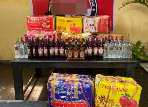 Polisi Gerebek Penjual Miras di Kosan, 439 Botol Diamankan Polisi Gerebek Penjual Miras di Kosan, 439 Botol Diamankan