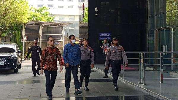 Bupati Muara Enim Edison Tiba di KPK usai Terjaring OTT Bupati Muara Enim Edison Tiba di KPK usai Terjaring OTT