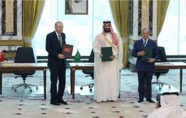 Turki: Pakta Pertahanan Makkah Bukan untuk Lawan Iran Turki: Pakta Pertahanan Makkah Bukan untuk Lawan Iran