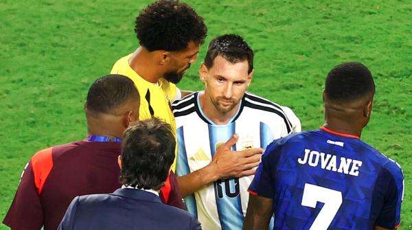Lionel Messi Gunakan Trik Curang Saat Loloskan Argentina ke 16 Besar Piala Dunia 2026? Lionel Messi Gunakan Trik Curang Saat Loloskan Argentina ke 16 Besar Piala Dunia 2026?