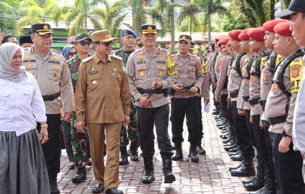Polres Aceh Barat Gelar Kesiapan Pasukan dan Pengeseran Petugas PAM TPS Polres Aceh Barat Gelar Kesiapan Pasukan dan Pengeseran Petugas PAM TPS