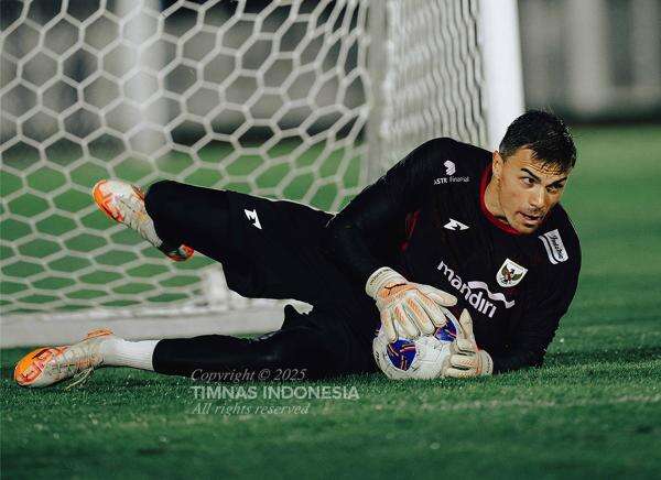 Kiper Tertua dan Termuda Timnas Indonesia Jelang Lawan China di Kualfikasi Piala Dunia 2026 Kiper Tertua dan Termuda Timnas Indonesia Jelang Lawan China di Kualfikasi Piala Dunia 2026