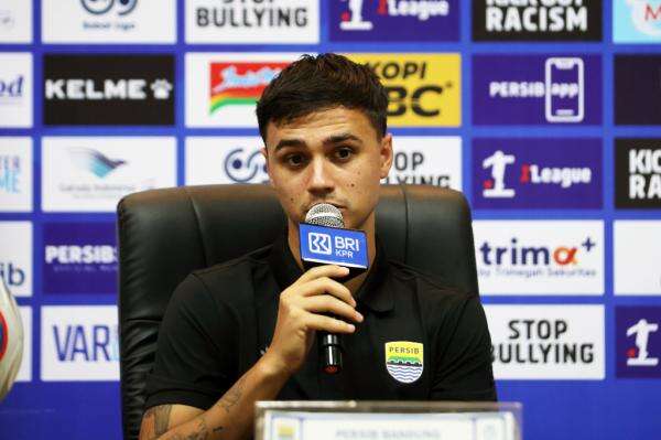 Dijuluki Iron Man Persib, Eliano Reijnders Bikin Igor Tolic Terpukau! Ini Rahasianya Dijuluki Iron Man Persib, Eliano Reijnders Bikin Igor Tolic Terpukau! Ini Rahasianya