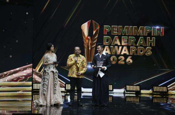 Bakom RI Raih Penghargaan Pemimpin Daerah Awards 2026 iNews Media Group, Komitmen Rangkul Pers Hingga Konten Kreator Bakom RI Raih Penghargaan Pemimpin Daerah Awards 2026 iNews Media Group, Komitmen Rangkul Pers Hingga Konten Kreator