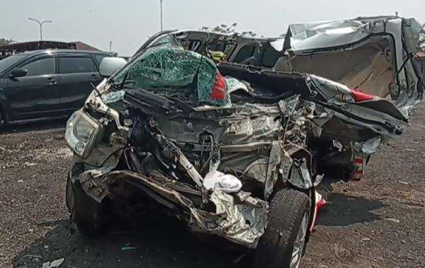 5 Fakta Ambulans Kecelakaan Beruntun di Tol Batang-Semarang Tewaskan 3 Orang 5 Fakta Ambulans Kecelakaan Beruntun di Tol Batang-Semarang Tewaskan 3 Orang