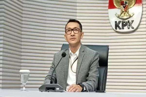 KPK Geledah Kantor Dinas PUPR dan PBJ Muara Enim, Sita Dokumen dan Barang Bukti Elektronik KPK Geledah Kantor Dinas PUPR dan PBJ Muara Enim, Sita Dokumen dan Barang Bukti Elektronik