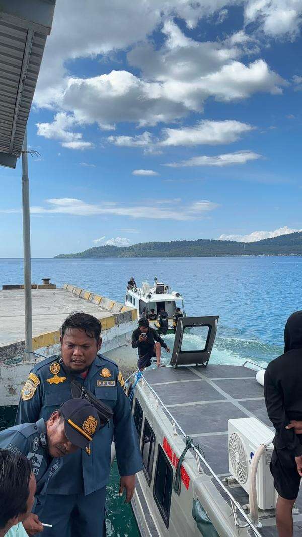 Speedboat Tenggelam Imbas Cuaca Buruk di Perairan Gorontalo, Nakhoda Belum Ditemukan Speedboat Tenggelam Imbas Cuaca Buruk di Perairan Gorontalo, Nakhoda Belum Ditemukan