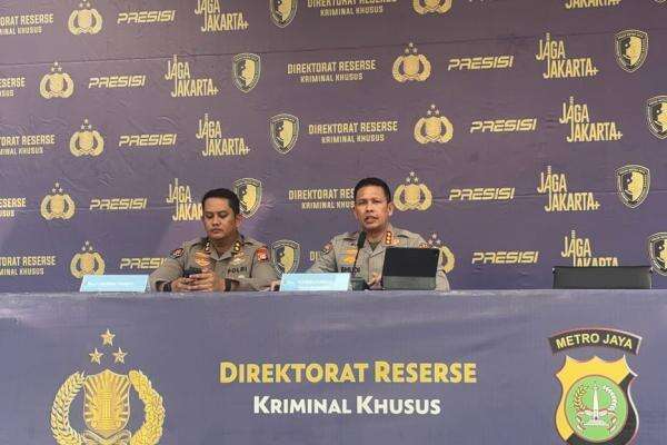 Polisi Pulangkan 21 Orang yang Bawa Flare dan Molotov saat Demo BEM UI Polisi Pulangkan 21 Orang yang Bawa Flare dan Molotov saat Demo BEM UI