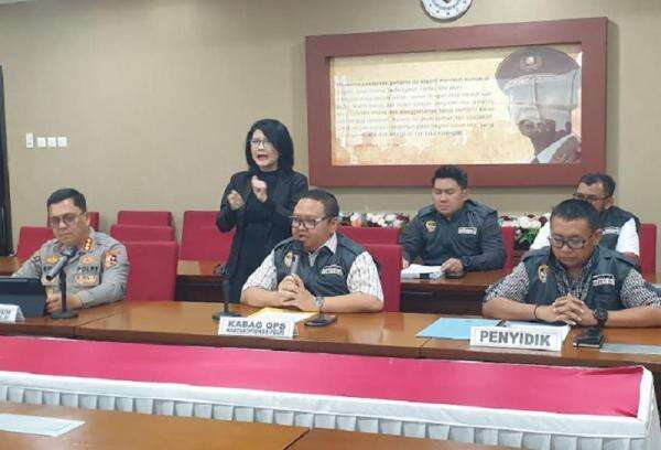Polri Segera Limpahkan Barang Bukti Kasus Korupsi Eks Jampidsus Febrie ke Kejagung Polri Segera Limpahkan Barang Bukti Kasus Korupsi Eks Jampidsus Febrie ke Kejagung