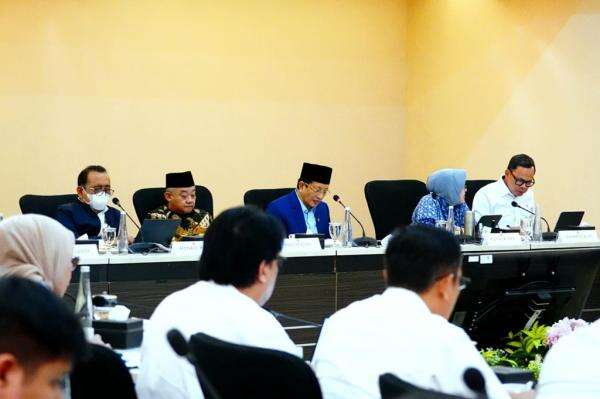 Kemenag Usul Gaji Guru Madrasah Non-ASN Setara PNS, Anggaran Rp37,95 Triliun Kemenag Usul Gaji Guru Madrasah Non-ASN Setara PNS, Anggaran Rp37,95 Triliun