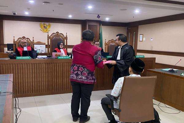 40 Tokoh Nasional Ajukan Amicus Curiae untuk Hery Susanto ke Hakim Tipikor 40 Tokoh Nasional Ajukan Amicus Curiae untuk Hery Susanto ke Hakim Tipikor