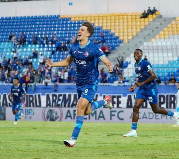 Kata-Kata Mauro Zijlstra Usai Cetak Gol saat Debut Bersama Arema FC Kata-Kata Mauro Zijlstra Usai Cetak Gol saat Debut Bersama Arema FC