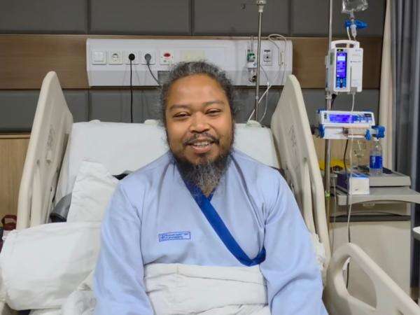 Kondisi Terkini Is Pusakata usai Operasi akibat Usus Buntu Pecah, Perlahan Pulih Kondisi Terkini Is Pusakata usai Operasi akibat Usus Buntu Pecah, Perlahan Pulih