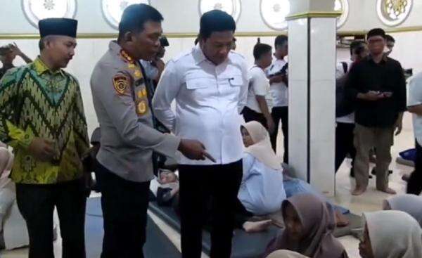 Selain Ratusan Santri, 10 Guru di Ponpes Manbaul Hikam Sidoarjo Ikut Keracunan MBG Selain Ratusan Santri, 10 Guru di Ponpes Manbaul Hikam Sidoarjo Ikut Keracunan MBG