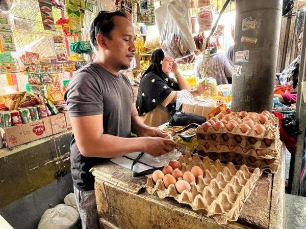 Update Harga Pangan: Telur Ayam Capai Rp29.350, Cabai Rawit Merah Tembus Rp70.450 per Kg Update Harga Pangan: Telur Ayam Capai Rp29.350, Cabai Rawit Merah Tembus Rp70.450 per Kg