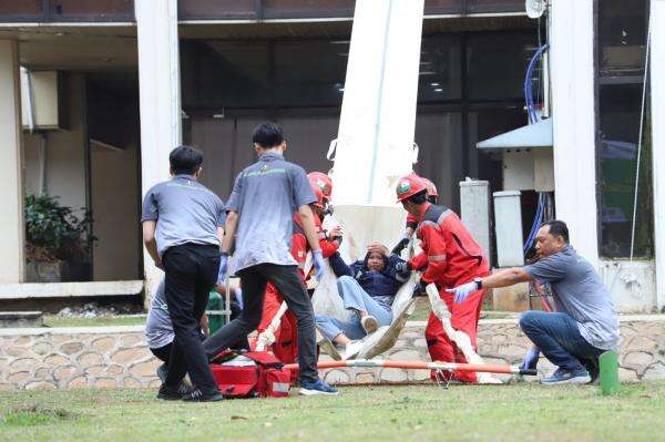Bulan K3 Nasional, PT Pupuk Kujang Gelar Latihan Evakuasi Kecelakaan Kerja Bulan K3 Nasional, PT Pupuk Kujang Gelar Latihan Evakuasi Kecelakaan Kerja