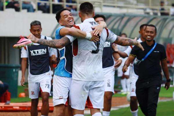 Madura United Duduk di Papan Atas Super League, Presiden Klub Malah Beri Peringatan Keras Madura United Duduk di Papan Atas Super League, Presiden Klub Malah Beri Peringatan Keras