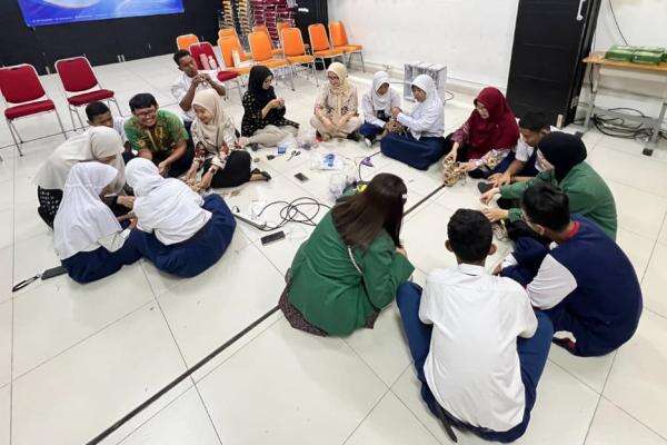 Dosen Pendidikan Khusus FIP UNJ Gelar Workshop di SLBN 9 Jakarta Dosen Pendidikan Khusus FIP UNJ Gelar Workshop di SLBN 9 Jakarta