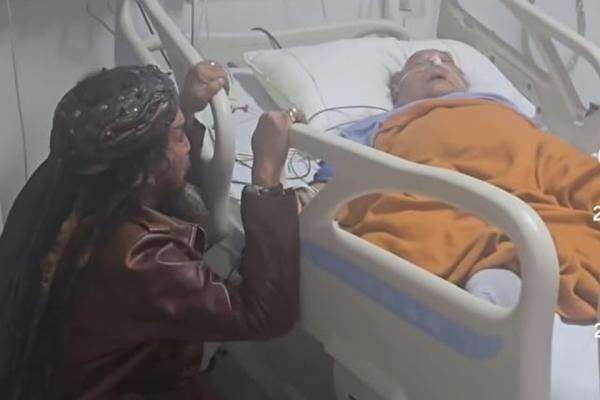 Limbad Jenguk Haji Bolot di Rumah Sakit, Doakan Sang Komedian Cepat Sembuh Limbad Jenguk Haji Bolot di Rumah Sakit, Doakan Sang Komedian Cepat Sembuh