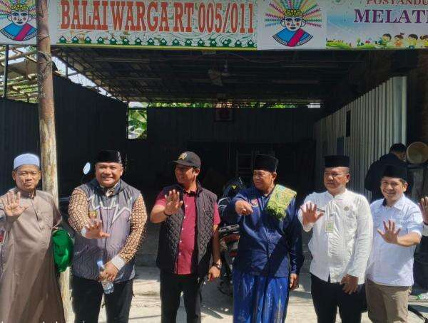 Legislator Perindo Dina Masyusin Salurkan Bantuan Kursi Roda untuk Warga Rawa Buaya Legislator Perindo Dina Masyusin Salurkan Bantuan Kursi Roda untuk Warga Rawa Buaya