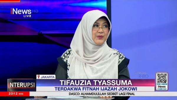 Dokter Tifa Siapkan 2.000 Pertanyaan untuk Jokowi Jika Sidang Berlanjut Dokter Tifa Siapkan 2.000 Pertanyaan untuk Jokowi Jika Sidang Berlanjut