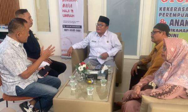 Pemilik Travel PT Annisa Kabur, Ribuan Calon Jemaah Umrah di Jombang Kebingungan Pemilik Travel PT Annisa Kabur, Ribuan Calon Jemaah Umrah di Jombang Kebingungan