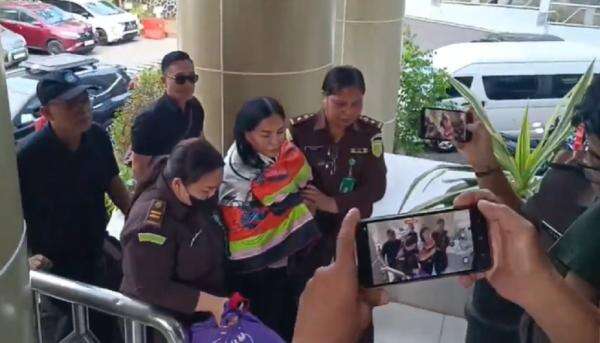 Buron 1 Tahun, Mantan Bupati Minut Vonny Panambunan Ditangkap di Papua Buron 1 Tahun, Mantan Bupati Minut Vonny Panambunan Ditangkap di Papua