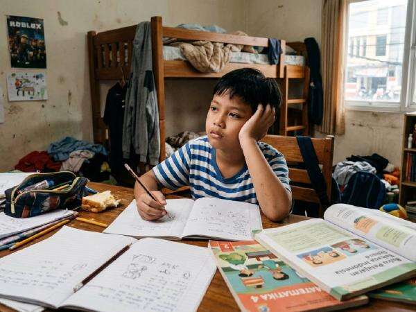 Anak Sulit Fokus Belajar? Bisa Jadi Asupan DHA Hariannya Belum Cukup Anak Sulit Fokus Belajar? Bisa Jadi Asupan DHA Hariannya Belum Cukup
