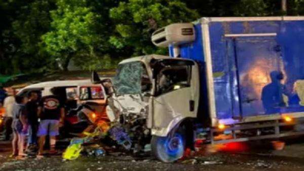 Kecelakaan Beruntun di Balikpapan, Truk Rem Blong Tabrak Antrean Kendaraan Kecelakaan Beruntun di Balikpapan, Truk Rem Blong Tabrak Antrean Kendaraan