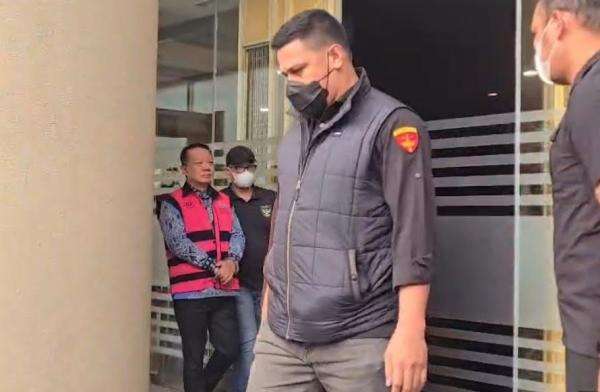 Eks Jampidsus Febrie Adriansyah Rampung Diperiksa Tim 9 Kejagung Eks Jampidsus Febrie Adriansyah Rampung Diperiksa Tim 9 Kejagung