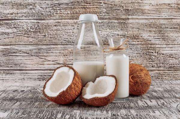 Coconut Milk Sehat Nggak Sih? Ini Kata Ahli! Coconut Milk Sehat Nggak Sih? Ini Kata Ahli!