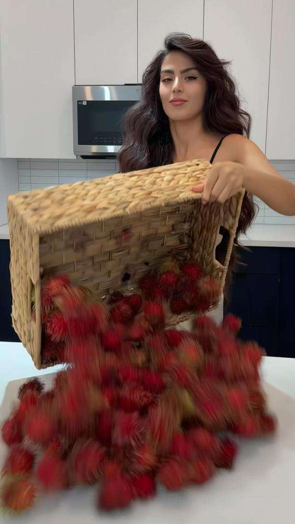 Viral! Perempuan Ini Bikin Pewarna Rambut dari Kulit Rambutan, Alami dan Hasilnya Keren Abis Viral! Perempuan Ini Bikin Pewarna Rambut dari Kulit Rambutan, Alami dan Hasilnya Keren Abis