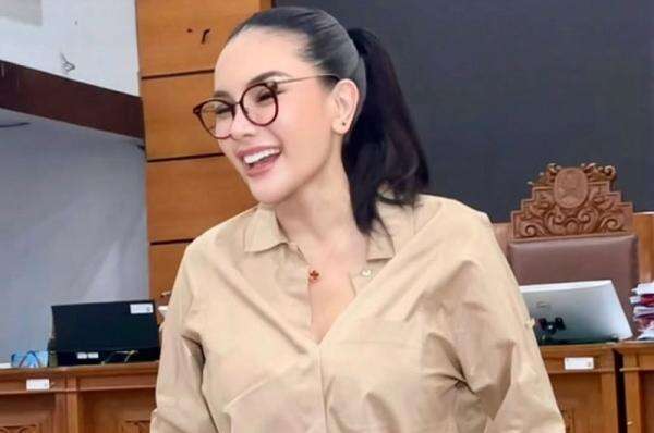 Rieke Diah Pitaloka Dukung Nikita Mirzani Jalani Sidang PK Hari Ini Rieke Diah Pitaloka Dukung Nikita Mirzani Jalani Sidang PK Hari Ini
