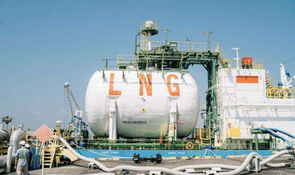 Industri Berkembang, Arus Bongkar Muat LNG di Bali Tumbuh 3,7 Persen Industri Berkembang, Arus Bongkar Muat LNG di Bali Tumbuh 3,7 Persen