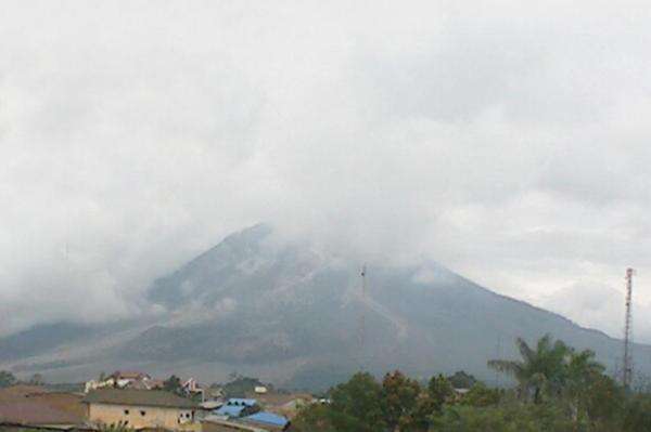 Status Gunung Sinabung Turun Jadi Waspada, Warga Tetap Dilarang Mendekat Status Gunung Sinabung Turun Jadi Waspada, Warga Tetap Dilarang Mendekat