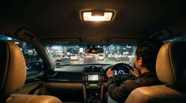 Lampu Kabin Mobil Remang dan Berkedip? Awas, Bisa Jadi Tanda Kelistrikan Bermasalah Lampu Kabin Mobil Remang dan Berkedip? Awas, Bisa Jadi Tanda Kelistrikan Bermasalah