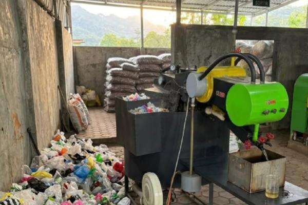 Pendiri BSB Temukan Inovasi Teknologi Pirolisis, Ubah Sampah Jadi Bahan Bakar Pendiri BSB Temukan Inovasi Teknologi Pirolisis, Ubah Sampah Jadi Bahan Bakar