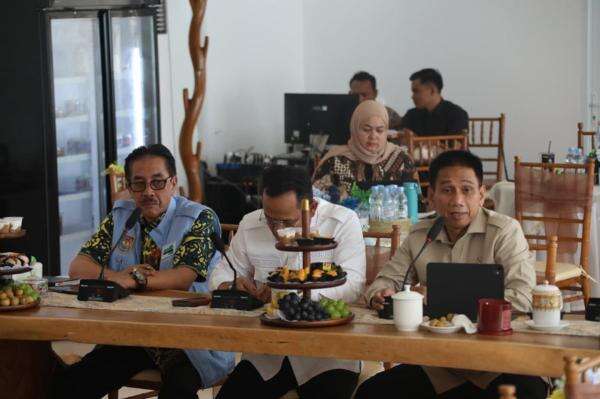 Wamendagri Wiyagus Tekankan Peran Penting Forkopimda Tangani Karhutla di Kaltim Wamendagri Wiyagus Tekankan Peran Penting Forkopimda Tangani Karhutla di Kaltim