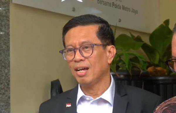 Roy Suryo-Dokter Tifa Tak Ditahan, Relawan Jokowi: Ini Bukan Akhir Segalanya! Roy Suryo-Dokter Tifa Tak Ditahan, Relawan Jokowi: Ini Bukan Akhir Segalanya!
