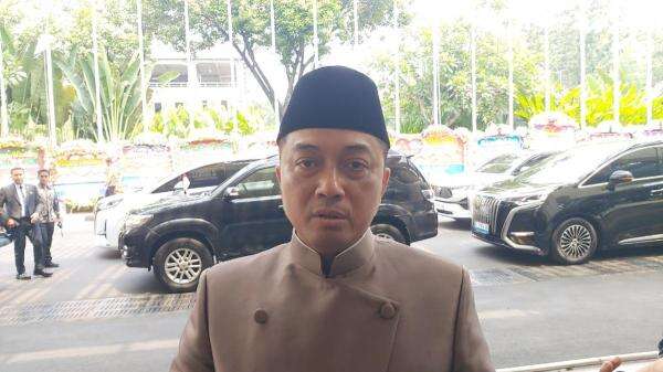 Istana Bantah Haji Isam Jadi Koordinator Penanganan Karhutla Istana Bantah Haji Isam Jadi Koordinator Penanganan Karhutla