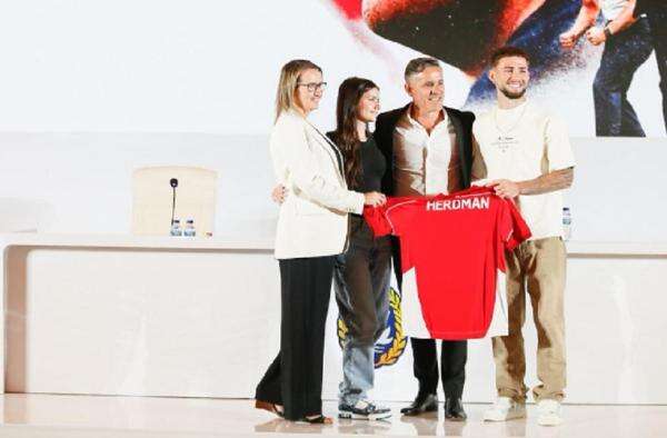 Mengejutkan! Anak Pelatih Timnas Indonesia John Herdman Resmi Gabung Bali United Mengejutkan! Anak Pelatih Timnas Indonesia John Herdman Resmi Gabung Bali United