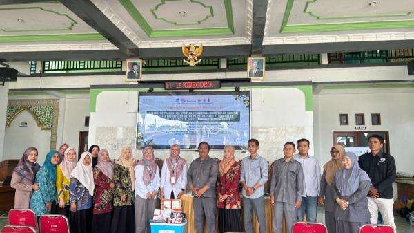 Fermentasi Cuka Salak, Inovasi Baru Angkat Potensi Petani Salak di Bojonegoro Fermentasi Cuka Salak, Inovasi Baru Angkat Potensi Petani Salak di Bojonegoro