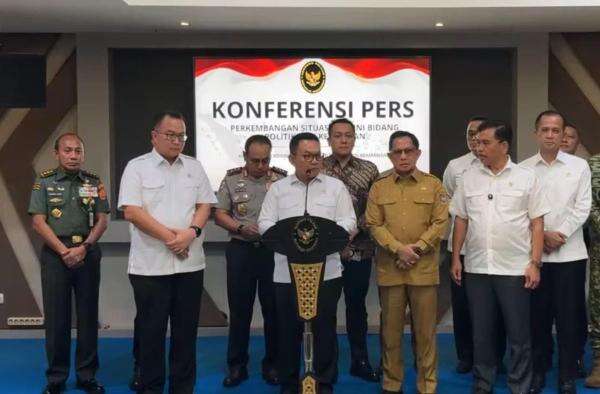 Menko Polkam Pastikan Stok BBM Aman, Antrean di Bali Akibat Telat Distribusi Menko Polkam Pastikan Stok BBM Aman, Antrean di Bali Akibat Telat Distribusi