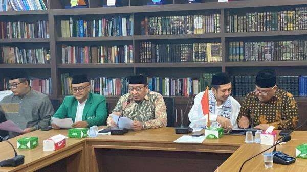 Kecam Larangan Jilbab di Sekolah Azerbaijan, Forkomnas Serukan Protes Damai Kecam Larangan Jilbab di Sekolah Azerbaijan, Forkomnas Serukan Protes Damai