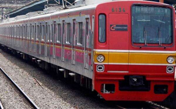 Ada Kebakaran Dekat Rel, KRL Lintas Tangerang Alami Keterlambatan Ada Kebakaran Dekat Rel, KRL Lintas Tangerang Alami Keterlambatan